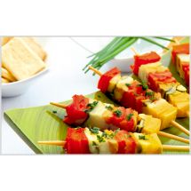 Brochetas de verduras con queso de oveja